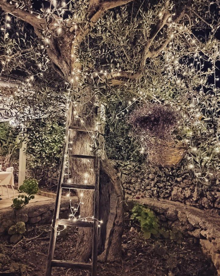 Masseria Agriturismo Il Sorriso Degli Ulivi - Dimora Di Charme غالّيبولي المظهر الخارجي الصورة